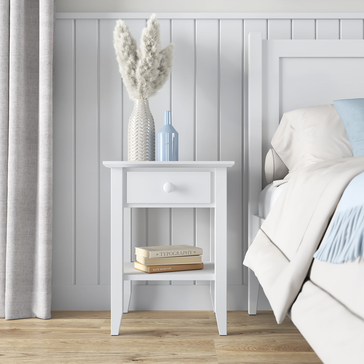 N01 hvidt træ sengebord - set fra siden, Nizio Home