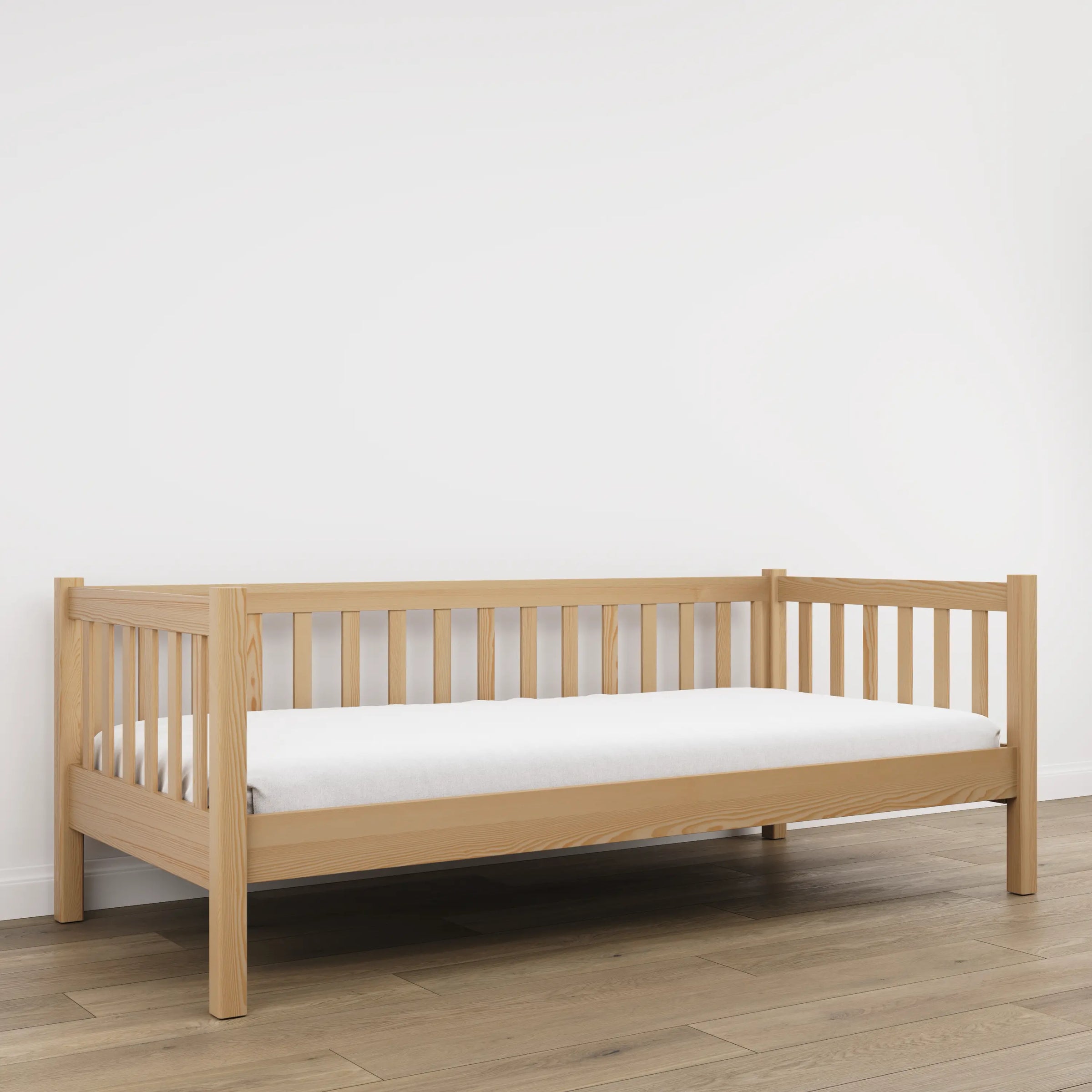 Sovesofa i naturtræ - sidebarriere i træ, sikkerhed for børn
